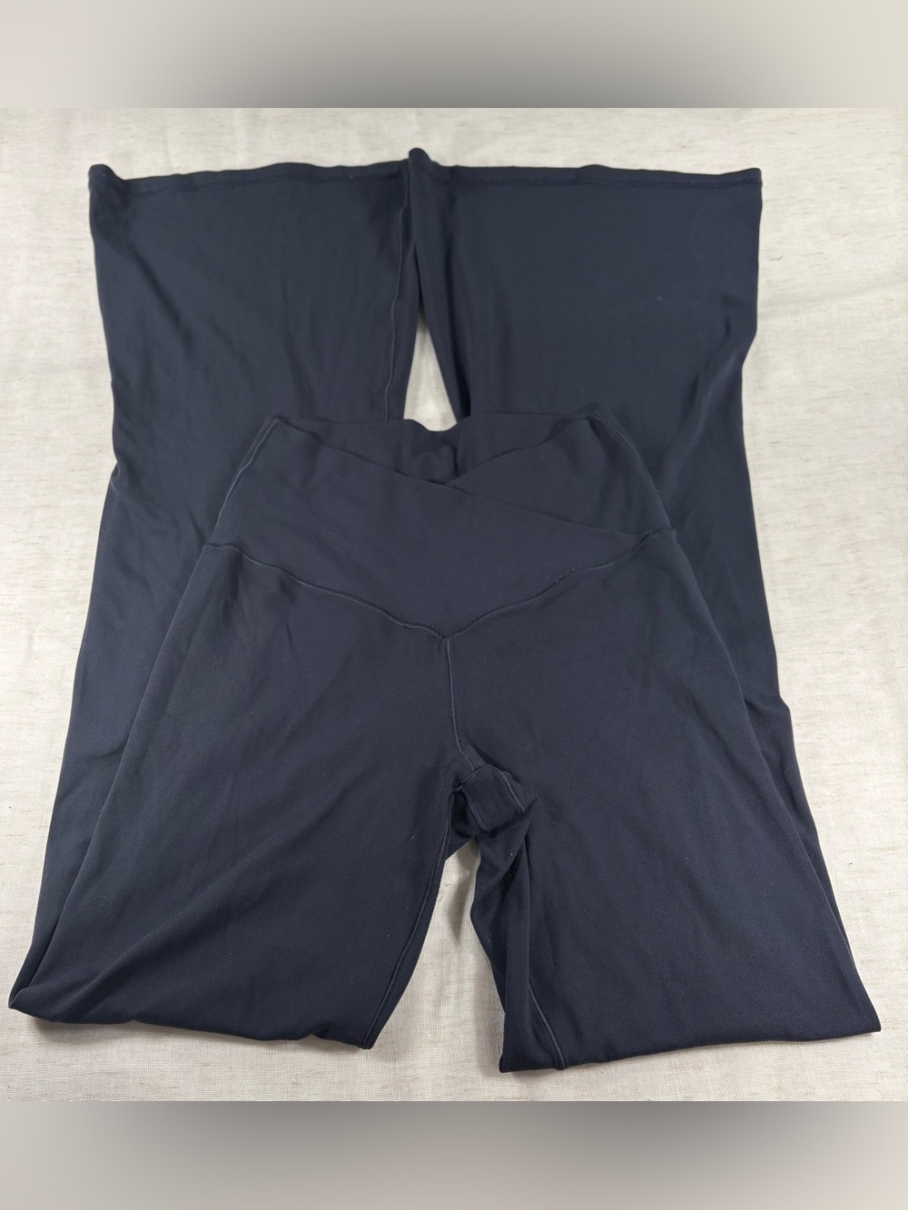 Aerie Women’s High-Waist Navy Flare Leggings Medium